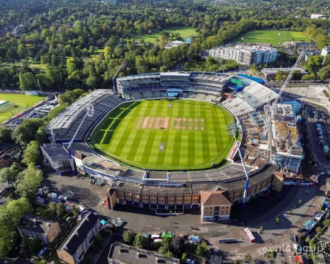 Epic Battle of England and Pakistan on the Fourth Day of the Test Cricket