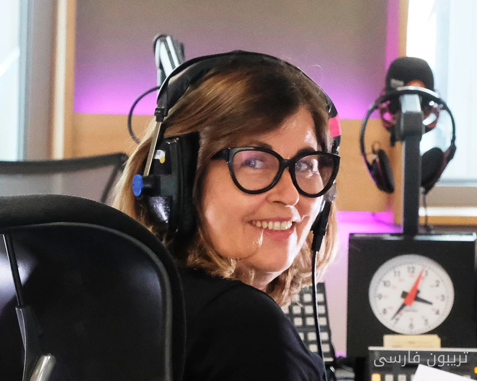 Liza Tarbuck: از میکروفن رادیو به چرخ سفالگری!