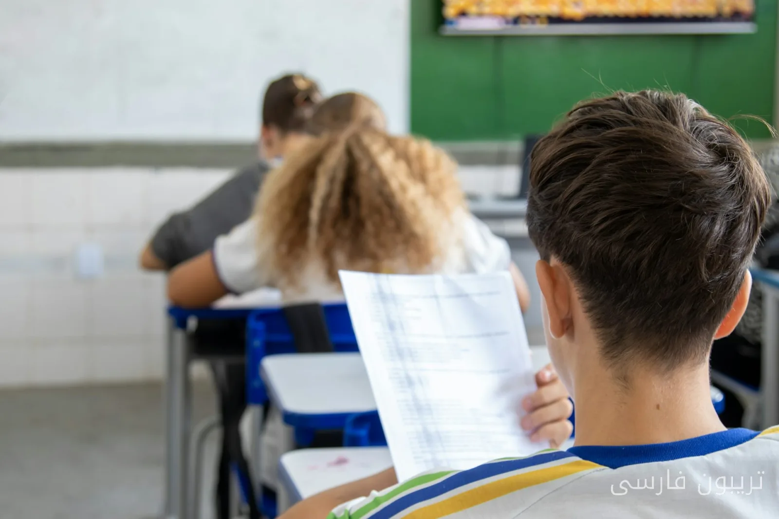 Pisa-Test Ergebnisse: England verbessert sich im Lesen, Wales zieht sich zurück